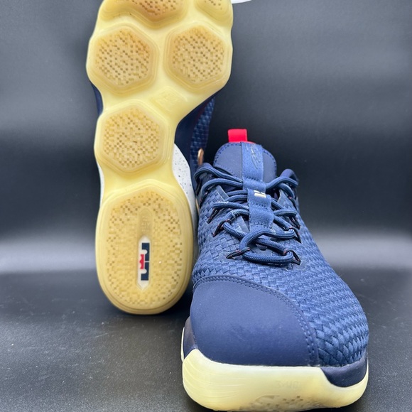 Nike LeBron 14 Low “Midnight Navy/Metallic Gold” - Picture 4 of 6